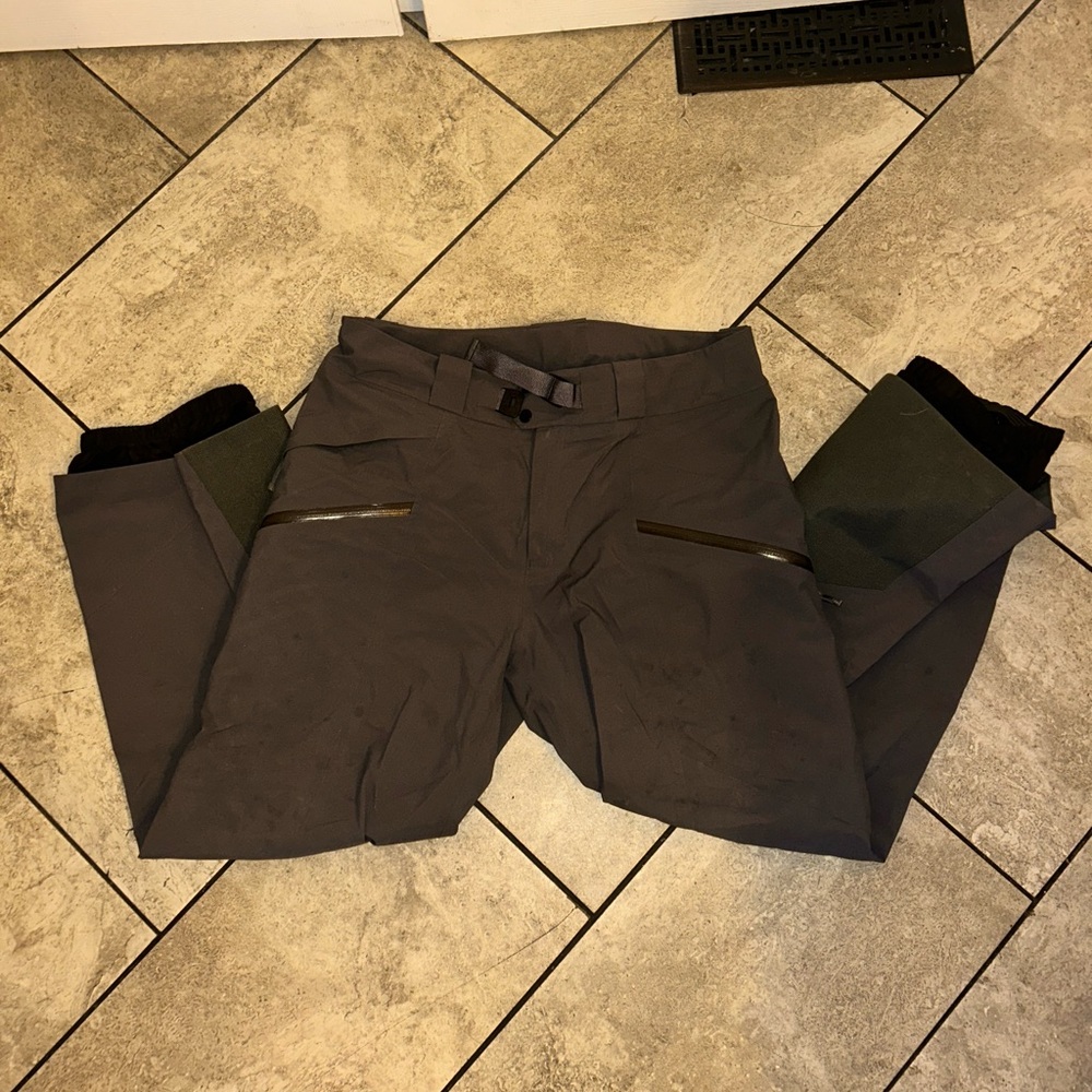 Arc'teryx Sabre Men’s Snow Pants - Picture 3 of 7
